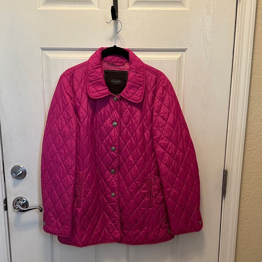 Beautiful Coach Fuchsia Quilted Jacket Size Small Coach Logo in lining and on bu